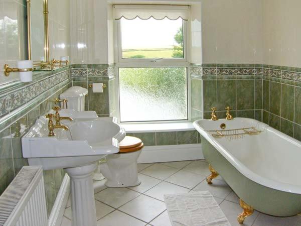 The Grange Villa Walton West ภายนอก รูปภาพ
